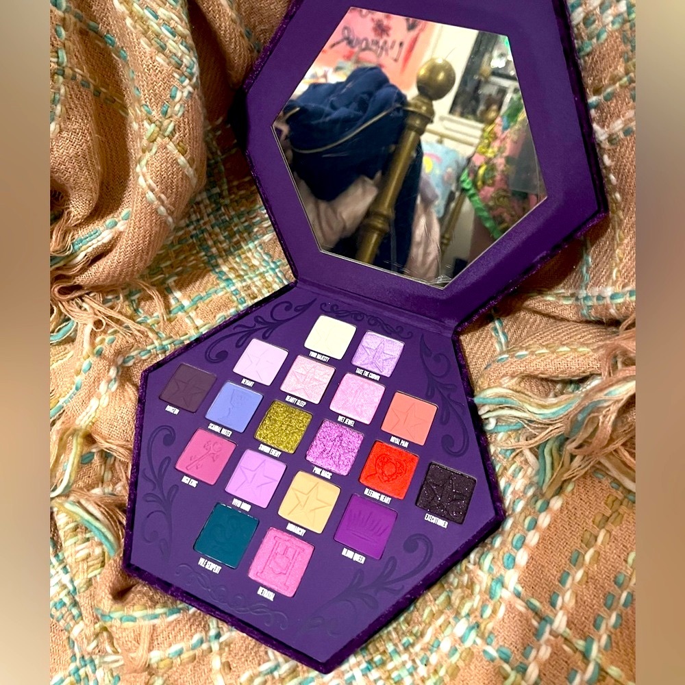 Jeffree Star BLOOD LUST EYESHADOW PALETTE Iconic Metallic Sparkle Velvet NIB
